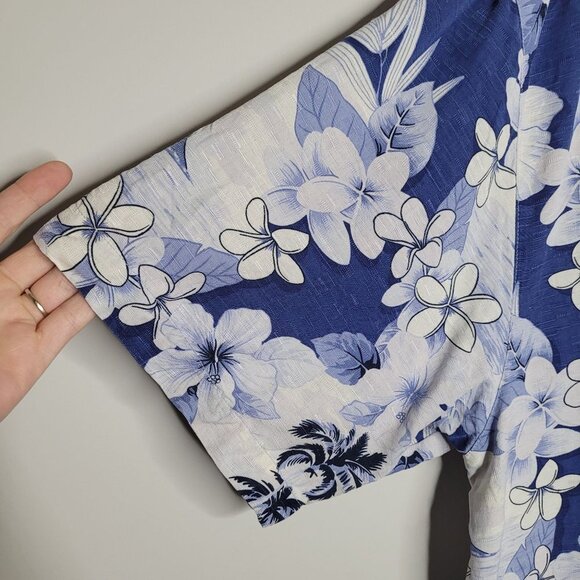 Bermuda Bay 100% silk Blue and white Tropical Floral Hawaiian button up XL - Picture 2 of 10